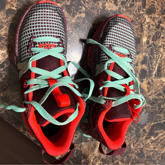 Boys Nike Basketball Sneakers - Picture 4 of 7